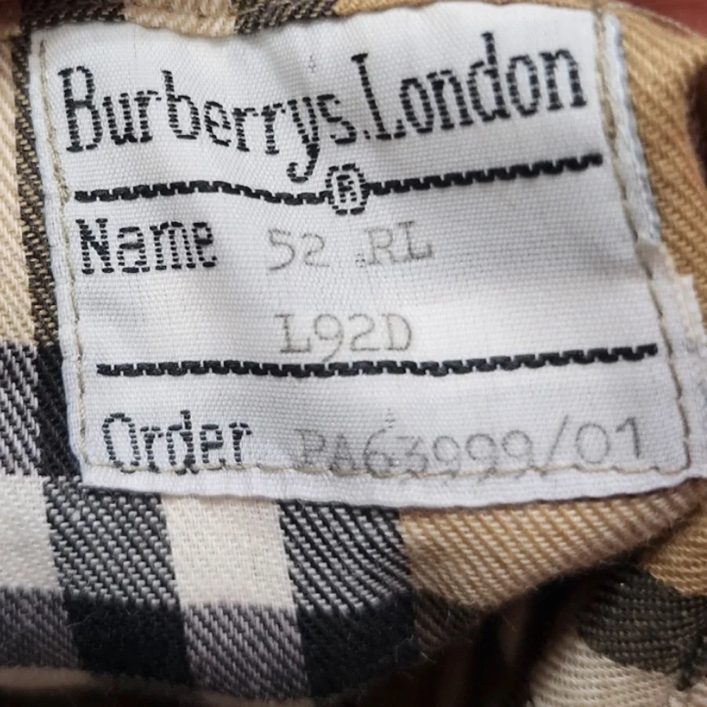 Burberry Beige Trench Coat with Signature Check Lining - Picture 11 of 16